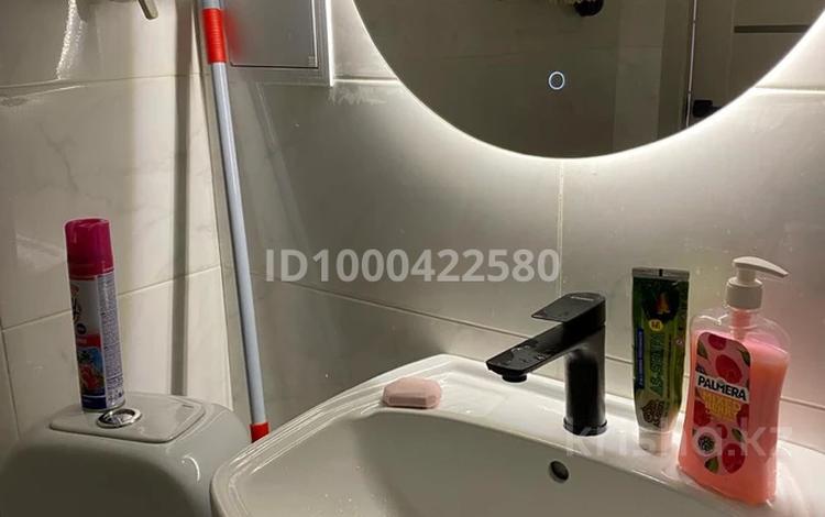 2-бөлмелі пәтер · 60 м² · 1/5 қабат, мкр 11, Станционная 33, бағасы: 10.5 млн ₸ в Актобе — фото 2