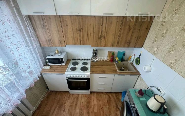 2-бөлмелі пәтер · 42.3 м² · 9/9 қабат, мкр Юго-Восток, Мкр Юго-Восток, 30й микрорайон — Гапеева, бағасы: 16 млн ₸ в Караганде, Казыбек би р-н — фото 4