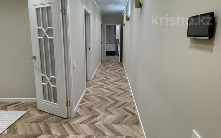 2-бөлмелі пәтер · 63.4 м² · 4/9 қабат, мкр Нурсая, Абулхайр-хана, бағасы: 350 000 ₸ в Атырау — фото 2