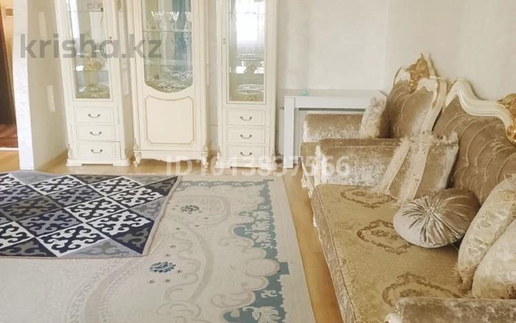 4-комнатная квартира · 105 м² · 6/6 этаж, мкр Кокжиек 21 за 300 000 ₸ в Алматы, Жетысуский р-н — фото 15