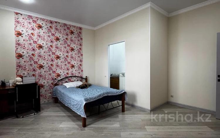 5-комнатная квартира · 180 м² · 7/9 этаж, Тауелсиздик за 55 млн ₸ в Актобе — фото 2