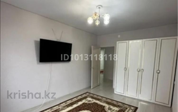2-бөлмелі пәтер · 60 м² · 1 қабат, Политехническая 1/1, бағасы: 21 млн ₸ в Уральске — фото 3