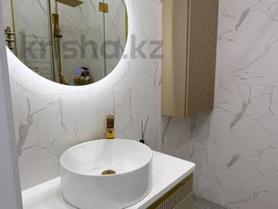 5-комнатная квартира · 99.9 м² · 7/7 этаж, Назарбаева 15\3а за 67 млн 〒 в Талдыкоргане, мкр Коктем