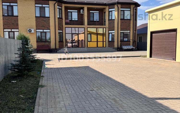 Отдельный дом · 4 комнаты · 185.3 м² · 3 сот., Старый аэропорт — Старый аэропорт за 75 млн ₸ в Уральске — фото 2