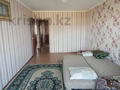 2-бөлмелі пәтер, 48 м², 5/5 қабат, Майкудук, 15й микрорайон, бағасы: 10 млн 〒 в Караганде, Алихана Бокейханова р-н