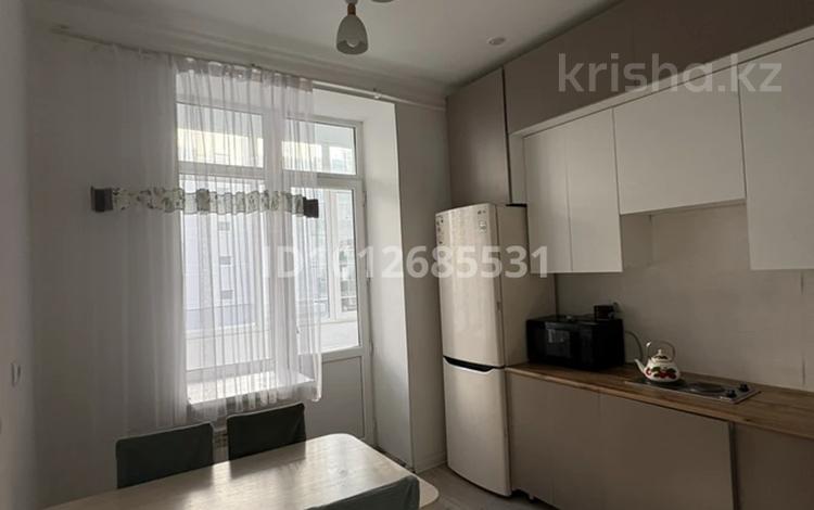 1-бөлмелі пәтер · 40 м² · 2/9 қабат, Казыбек би 5А — толе би, бағасы: 25 млн ₸ в Астане, Есильский р-н — фото 2