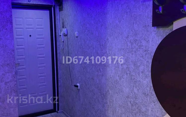 3-комнатная квартира, 44 м², 5/5 этаж, Алашахана 28 за 15 млн 〒 в Жезказгане — фото 2