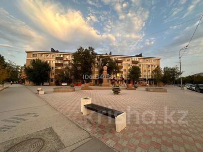 3-комнатная квартира · 62 м² · 5/5 этаж, Ул.Сатпаева 24 за 21.5 млн 〒 в Атырау