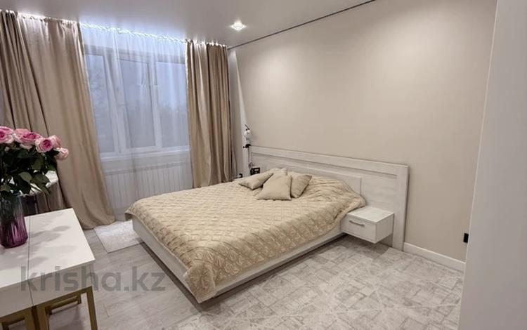 3-бөлмелі пәтер · 74 м² · 3/5 қабат, Набережная 169 а, бағасы: 40 млн ₸ в Есик — фото 2
