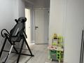 3-бөлмелі пәтер · 74 м² · 3/5 қабат, Набережная 169 а, бағасы: 40 млн ₸ в Есик — фото 4