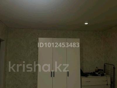 1-бөлмелі пәтер · 33 м² · 1/5 қабат, Локомотивная 157 — Магазин Радуга, бағасы: 6.5 млн ₸ в Караганде