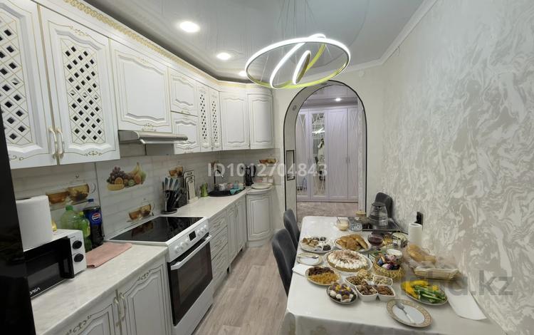 3-бөлмелі пәтер · 64.7 м² · 8/9 қабат, Майкудук, Мкр Восток-5, бағасы: 27 млн ₸ в Караганде, Алихана Бокейханова р-н — фото 2