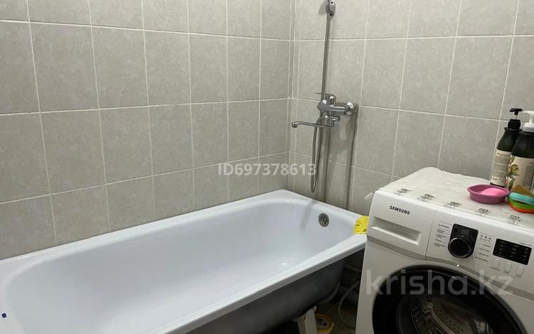 2-комнатная квартира · 56.7 м² · 4/5 этаж, 15 мкр 21 за 20 млн ₸ в Таразе — фото 2