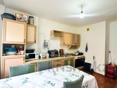 3-бөлмелі пәтер · 67.4 м² · 2/5 қабат, Нұрсая ш/а. 50, бағасы: 23 млн ₸ в Атырау, мкр Нурсая
