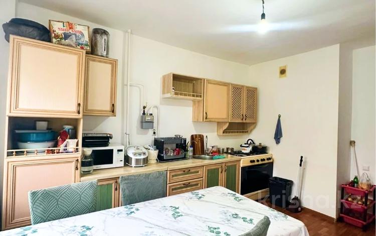 3-бөлмелі пәтер · 67.4 м² · 2/5 қабат, Нұрсая ш/а. 50, бағасы: 23 млн ₸ в Атырау, мкр Нурсая — фото 2
