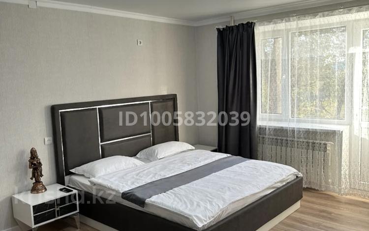 1-комнатная квартира · 38.1 м² · 3/5 этаж, Паримбетова 2 Центр за 4 000 〒 в  — фото 2