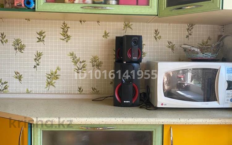 3-бөлмелі пәтер · 58 м² · 4/5 қабат, 11-шағынаудан, уалиханова 215 б, бағасы: 20 млн ₸ в Шымкенте, Енбекшинский р-н — фото 2