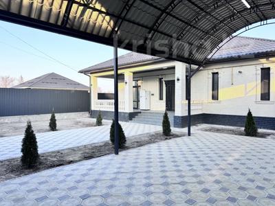 Отдельный дом · 5 комнат · 225 м² · 6 сот., Абылайхана 198/а за 55 млн 〒 в Каскелене