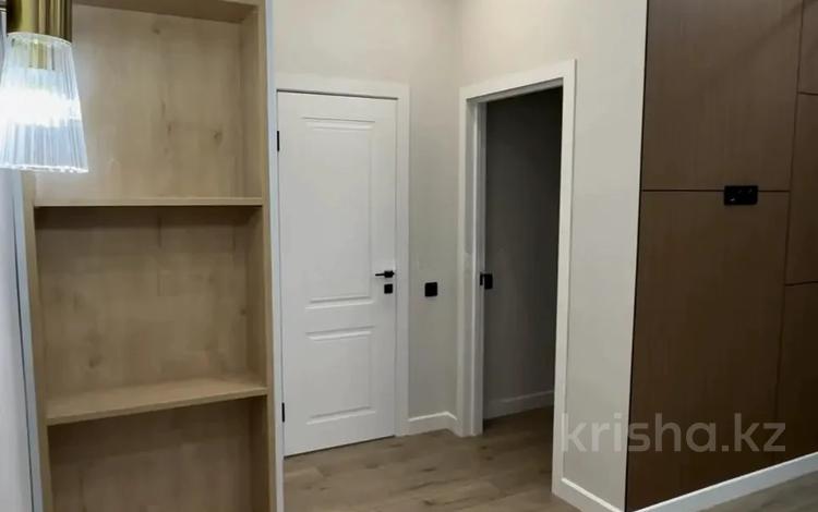 2-бөлмелі пәтер, 56 м², 7/12 қабат ай сайын, мкр Самал-2, бағасы: 550 000 〒 в Алматы, Медеуский р-н — фото 2