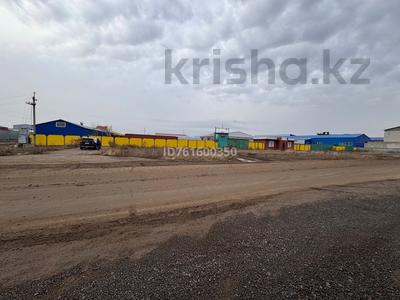 Өнеркәсіптік база · 61 сотық, Хобдинская трасса 498 — Рынок “Табыс”, бағасы: 125 млн 〒 в Актобе, жилой массив Юго-Запад-1