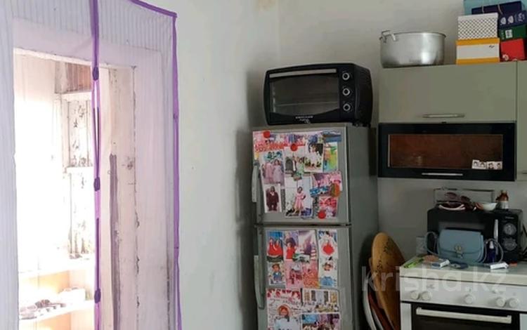 Отдельный дом · 3 комнаты · 81.5 м² · 10 сот., Л.Толстого — Г. Лукманова за 10 млн ₸ в Таразе — фото 2