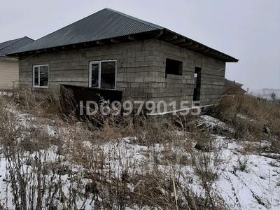 Отдельный дом · 4 комнаты · 100 м² · 11 сот., Айжигитов — Ресторан Карина за 15 млн 〒 в Усть-Каменогорске