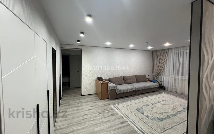 3-комнатная квартира · 64.4 м² · 8/9 этаж, Сатпаева 4 за 37 млн ₸ в Усть-Каменогорске, Ульбинский — фото 2