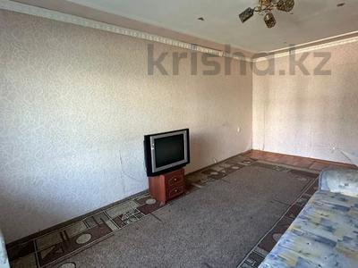 Пәтерлер в Карагандинской обл.: 2-бөлмелі пәтер · 42.1 м² · 2/5 қабат, ул. Абая, бағасы: 7.6 млн 〒 2-бөлмелі пәтер · 42.1 м² · 2/5 қабат, ул. Абая, бағасы: 7.6 млн 〒 в Темиртау