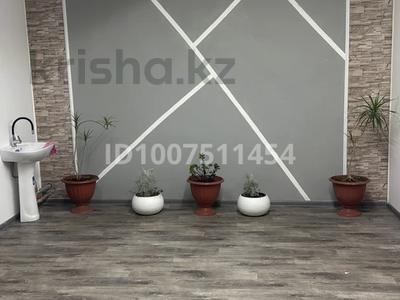 Свободное назначение, офисы, фитнес и спорт, медцентры и аптеки, образование, развлечения, конференц-залы, кабинеты и рабочие места, студии · 90 м² за 3 000 〒 в Семее