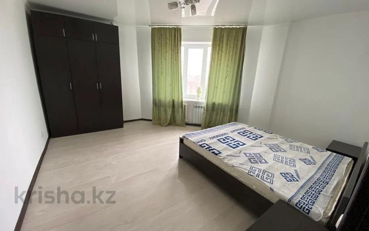 2-бөлмелі пәтер, 80 м², 15/16 қабат тәулігіне, мкр Юго-Восток, Просп. Республики 40, бағасы: 15 000 〒 в Караганде, Казыбек би р-н — фото 2