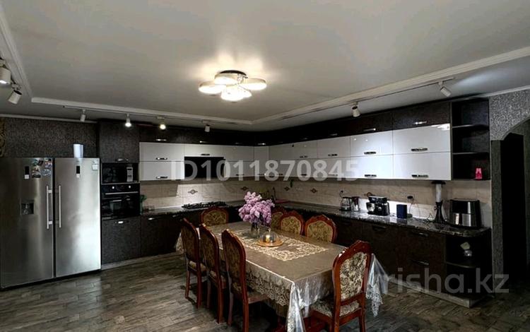 Часть дома · 4 комнаты · 200 м² · 7 сот., ул. Кара Жорга 4 за 150 млн ₸ в Алматы, Алатауский р-н — фото 2
