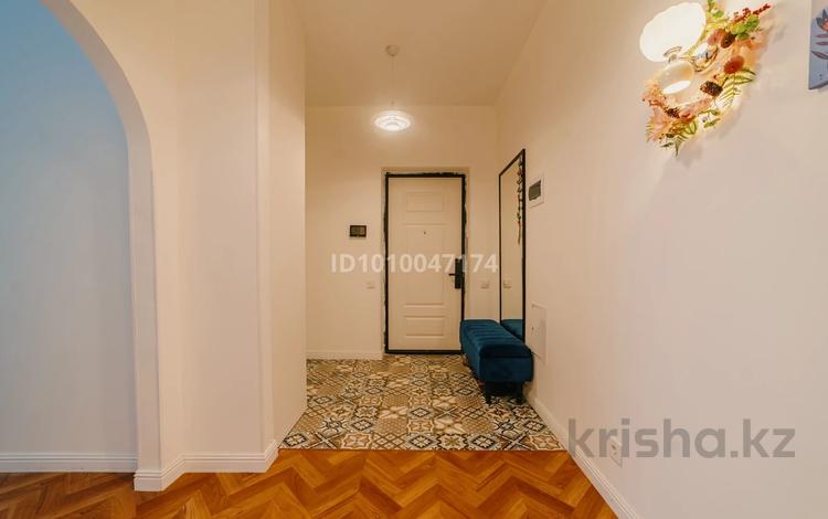 2-комнатная квартира · 81 м² · 10/12 этаж, Туран 43/3 за 430 000 ₸ в Астане, Нура р-н — фото 2