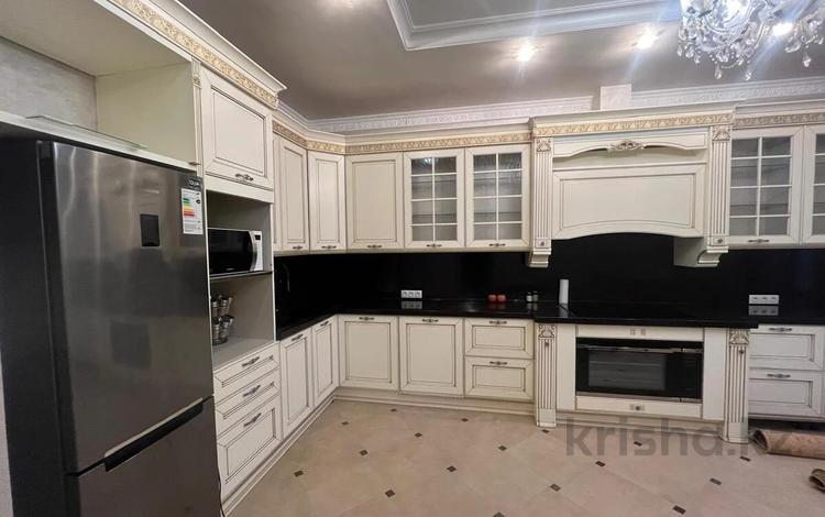 4-комнатная квартира · 187 м² · 4/4 этаж, мкр Мирас за 210 млн ₸ в Алматы, Бостандыкский р-н — фото 9