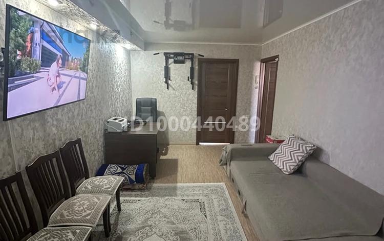 2-бөлмелі пәтер · 44.8 м² · 4/5 қабат, 16-шағынаудан 27, бағасы: 13 млн ₸ в Караганде, Алихана Бокейханова р-н — фото 2