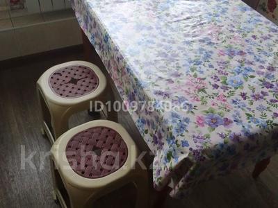 3-бөлмелі пәтер · 70 м² · 3/9 қабат, Ақсай-4 ш/а. 27 — Жубанова-Момышулы, бағасы: 300 000 ₸ в Алматы, Ауэзовский р-н