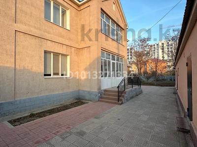 Отдельный дом · 6 комнат · 280 м² · 10 сот., мкр Ак Шагала, Трумова 4 — Парк Победы за 1 млн ₸ в Атырау