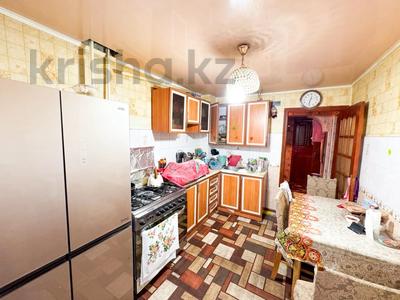 4-комнатная квартира · 80 м² · 3/5 этаж, Мкр самал за 23.3 млн 〒 в Талдыкоргане, мкр Самал