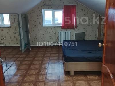 Отдельный дом · 4 комнаты · 200 м², Мөңке би 164 — Мясоедова за 30 000 〒 в Актобе, мкр Москва