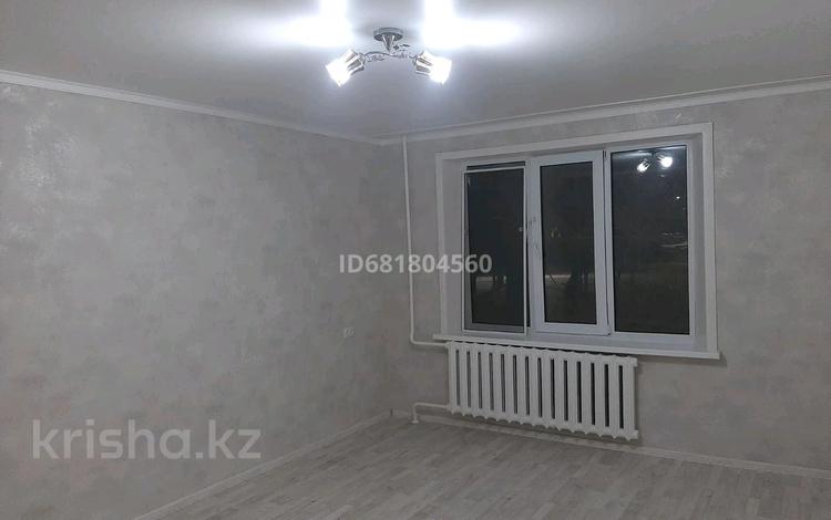1-комнатная квартира, 29 м², 1/5 этаж, Бауыржан Момышулы 1 за 6.7 млн 〒 в Аксу — фото 2