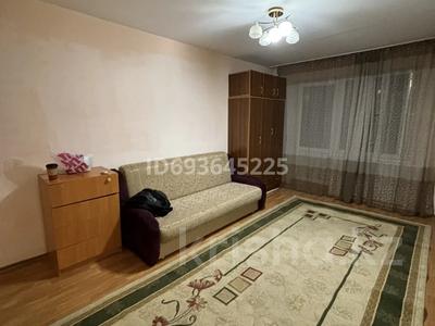1-комнатная квартира, 32 м², 4/5 этаж помесячно, мкр Таугуль за 200 000 〒 в Алматы, Ауэзовский р-н
