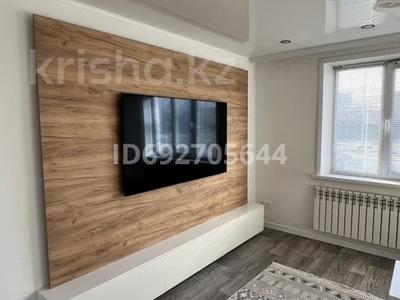 3-комнатная квартира, 60 м², 1/5 этаж, Абылайхана 136 за 23.5 млн 〒 в Щучинске