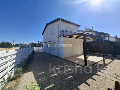 Отдельный дом · 4 комнаты · 89 м² · 1.55 сот., Leoforos avenue 58 — Regena tower за ~ 199.6 млн ₸ в Ларнаке