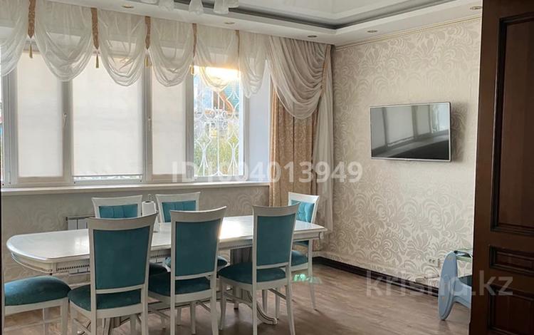 Үйдің бір бөлігі · 4 бөлме · 200 м² · 10 сот., Абая 10, бағасы: 75 млн ₸ в Аксу — фото 2