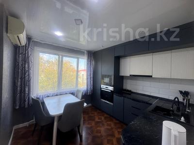 3-комнатная квартира · 70.5 м² · 4/5 этаж, Карбышева 32 за 34.9 млн 〒 в Усть-Каменогорске