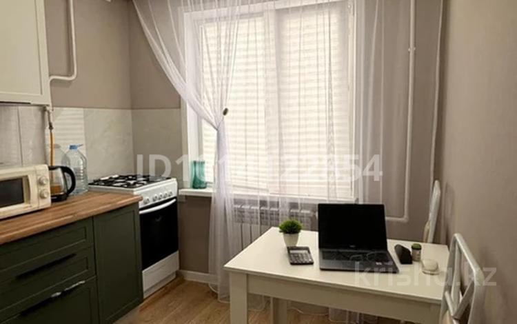 3-комнатная квартира · 65 м² · 1/5 этаж, Ярославская 8 — проспект Абая за 25 000 ₸ в Уральске — фото 2