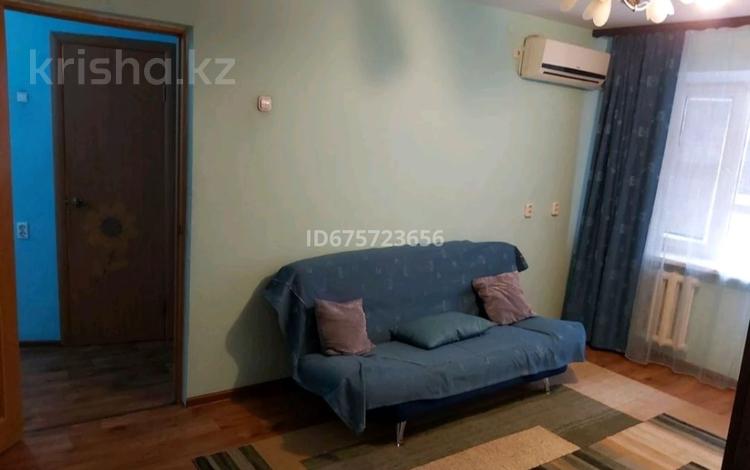 2-комнатная квартира · 43 м² · 2/3 этаж, мкр Центральный, Махамбета 103 — Гурьевская за 7 000 ₸ в Атырау — фото 2