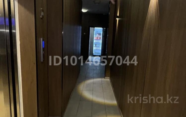 3-бөлмелі пәтер · 70.4 м² · 3/12 қабат, Кошкарбаева 1140, бағасы: 41.8 млн ₸ в  — фото 2