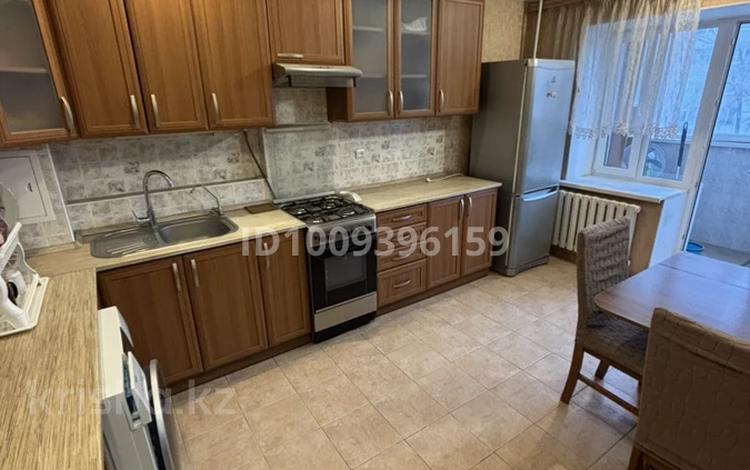 3-комнатная квартира · 63 м² · 2/10 этаж, мкр 5, Тургенева 100в за 150 000 ₸ в Актобе — фото 2