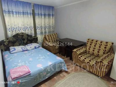 1-комнатная квартира · 26 м² · 1/4 этаж, Володарски 23 — Жд. вокзал за 10 000 ₸ в Шымкенте, Аль-Фарабийский р-н