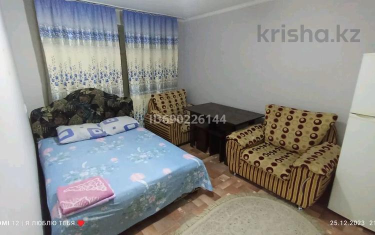 1-комнатная квартира · 26 м² · 1/4 этаж, Володарски 23 — Жд. вокзал за 10 000 ₸ в Шымкенте, Аль-Фарабийский р-н — фото 2